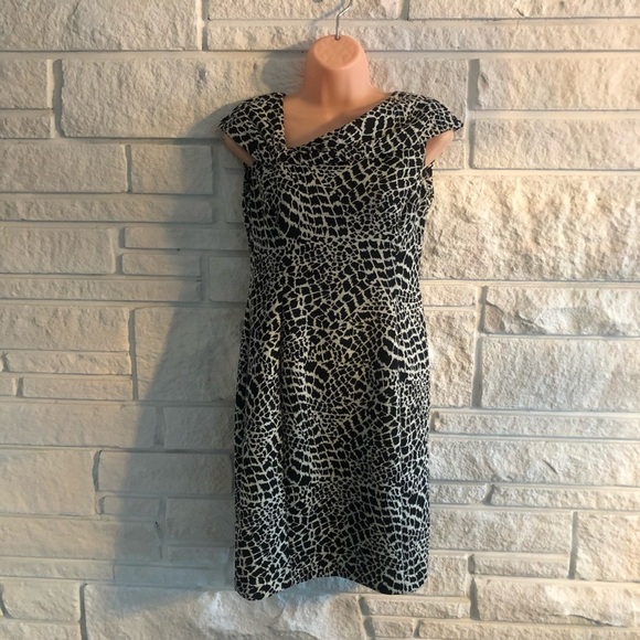 Evan Picone Midi Dress. - Picture 1 of 7